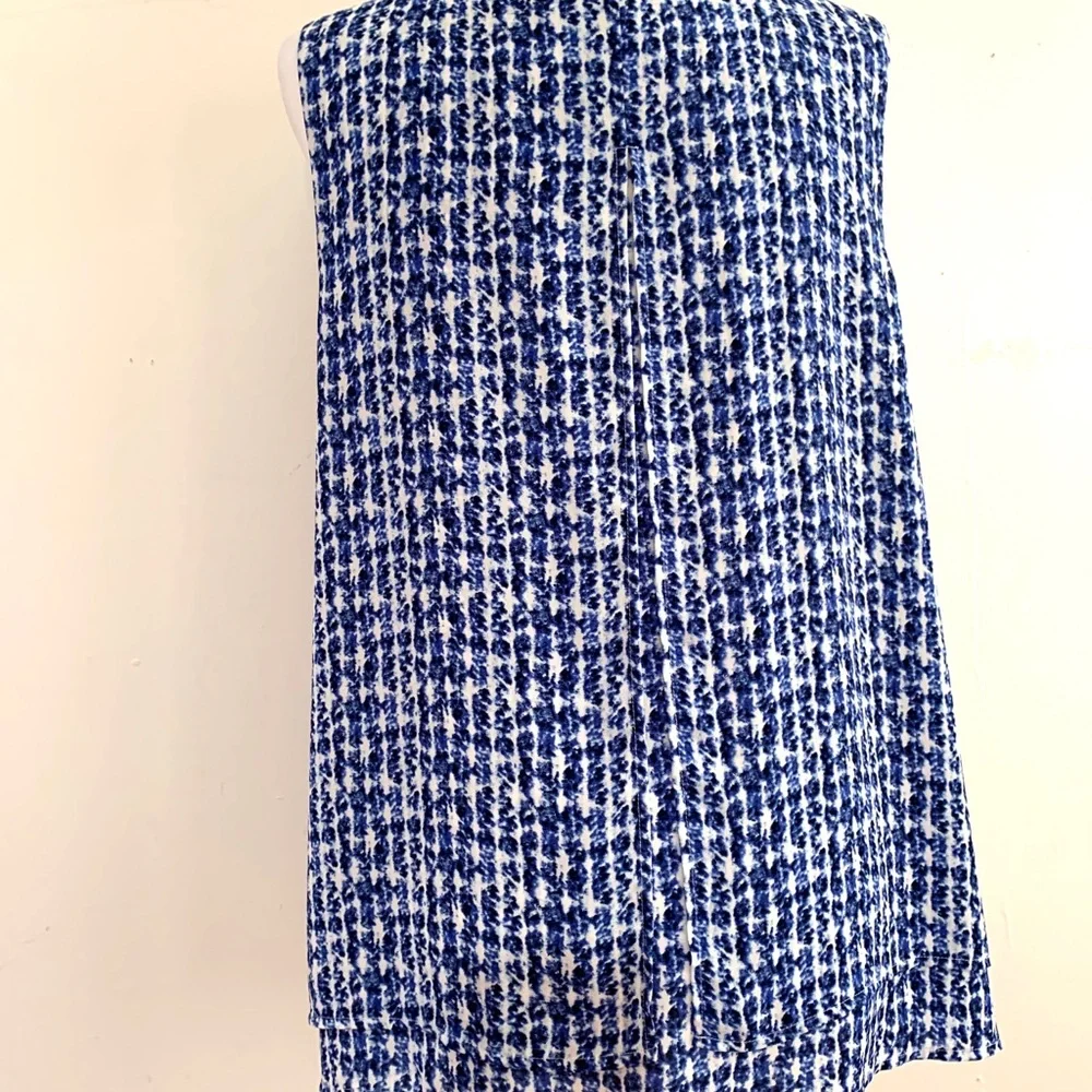 Chico’s Trapeze Blue & White Print Sleeveless Blouse - Picture 4 of 10